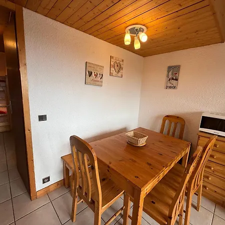 Les Saisies - 2 P. 6 Pers. Ensoleille Et Equipe - Fr-1-293-290 *